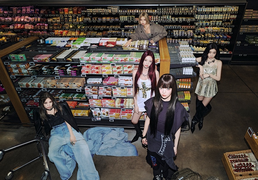 '11 10 Ĺ' ITZY, ̳   ٹ Ƽ ù 