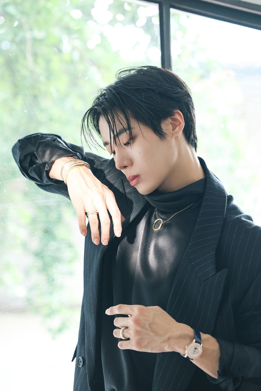 이게 비하인드 컷이라고? 추영우, 여심 저격하는 성숙한 비주얼