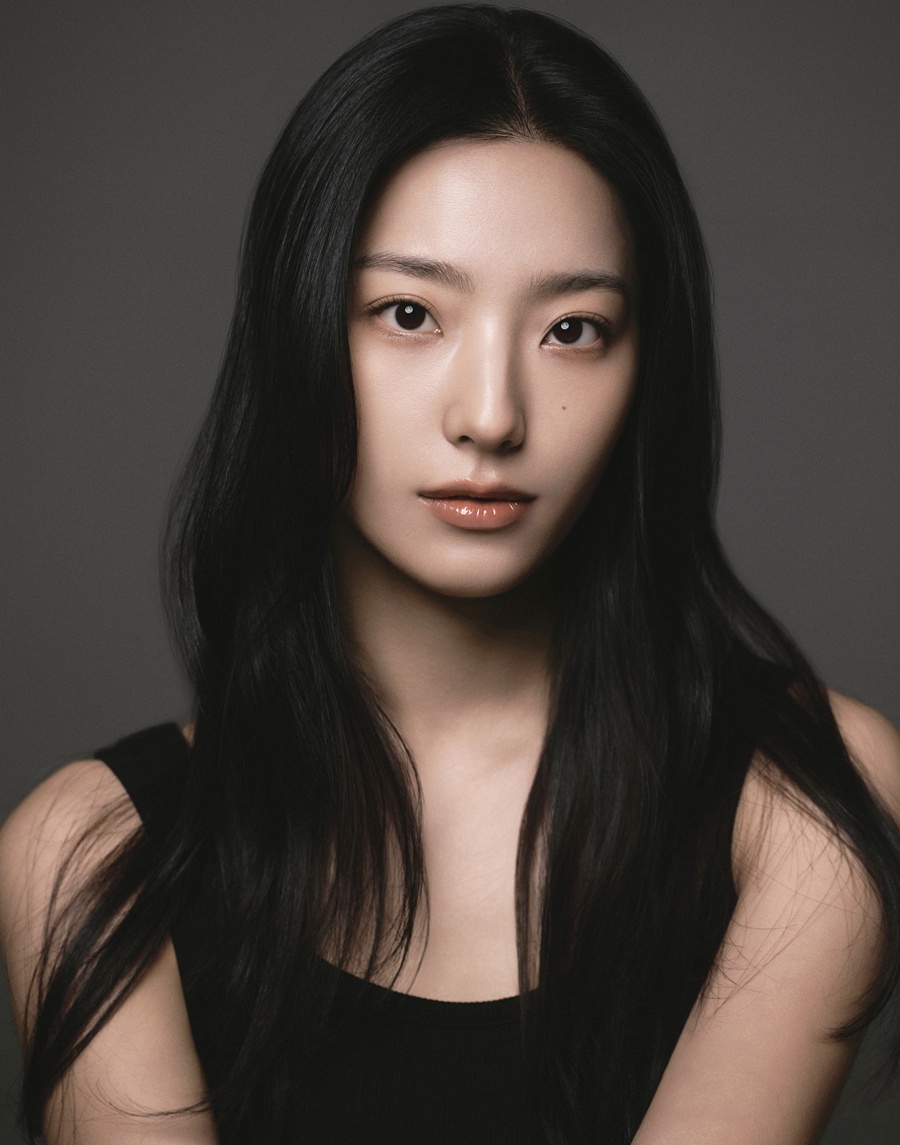 프미나 출신 이새롬, 손호준·유승호 소속사와 계약…배우로 새 출발