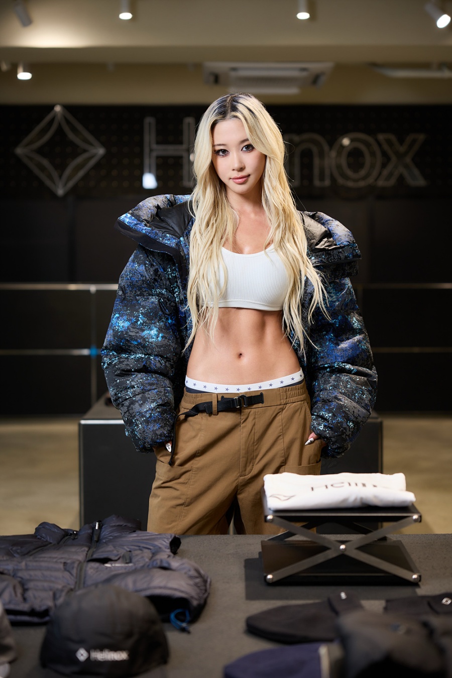 다영, 핫 '보디' 복근 자랑할 만…추위 잊은 과감 노출 (포토)