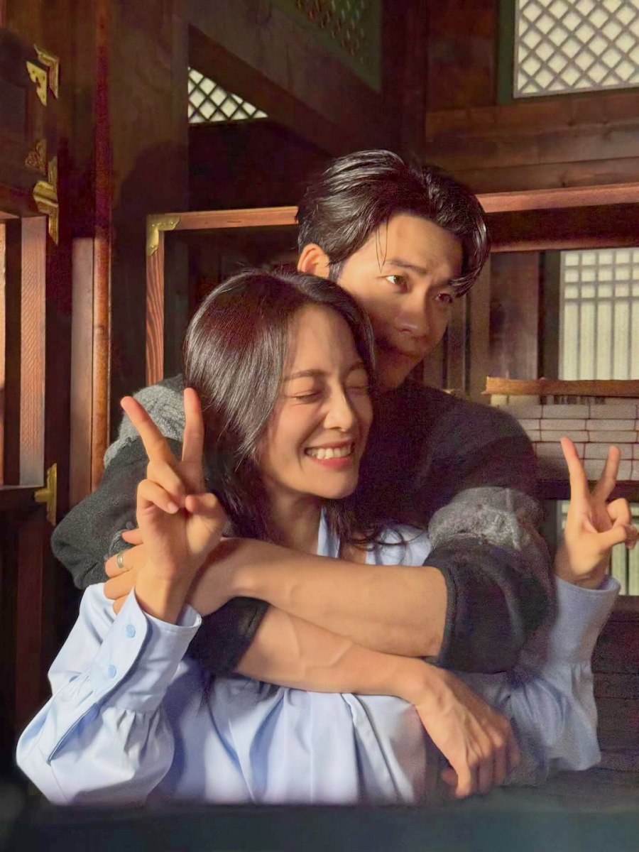 강태오, 김세정과 열애 의심 유발…밀착 백허그에 '이강달'달 호흡