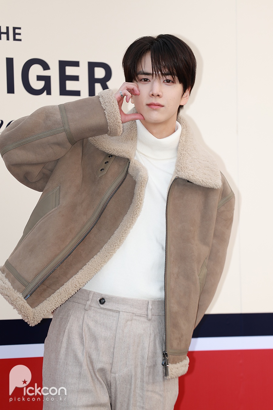 더보이즈 영훈, 겨울 나라에서 온 왕자님 (포토)