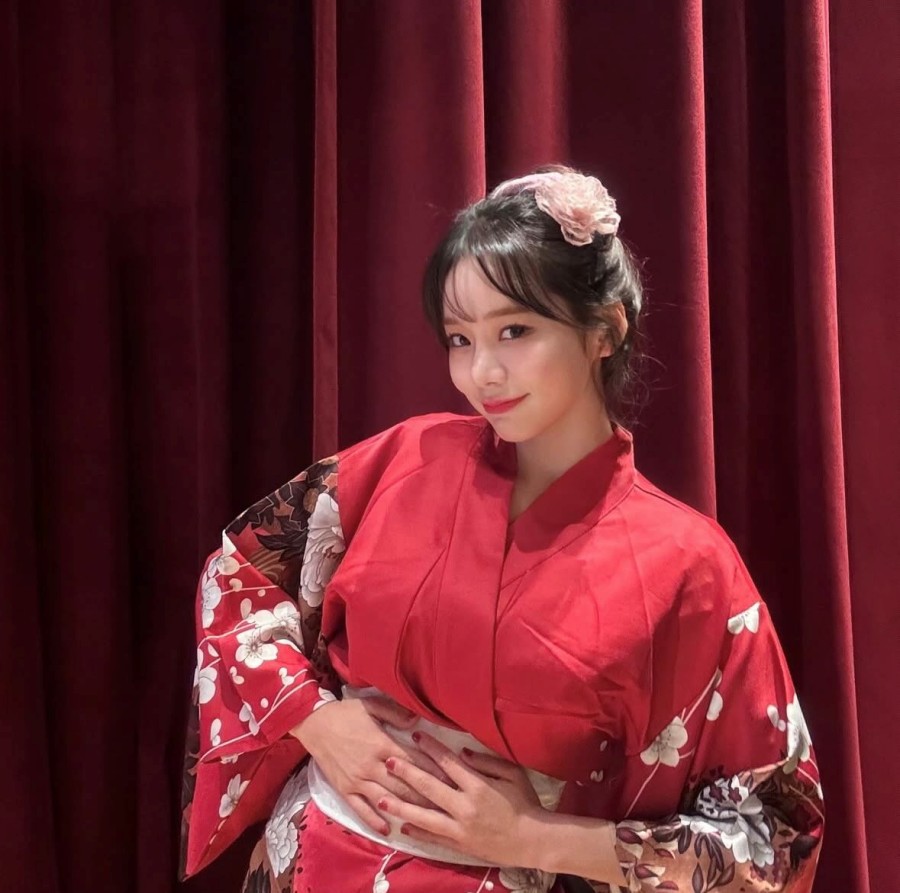 맹승지, 새빨간 기모노에 글래머러스 자태 못숨겨…