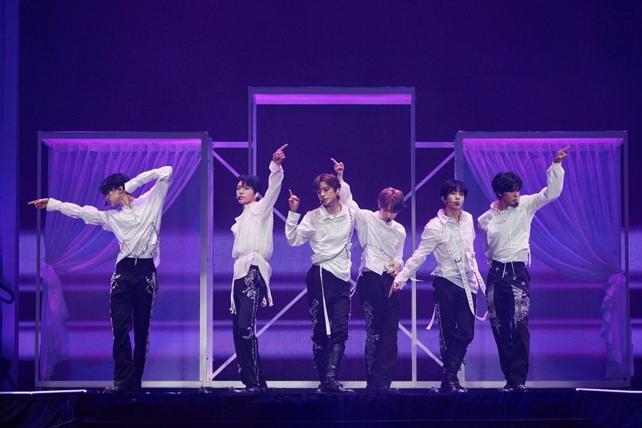 NCT WISH, ù ܵ ܼƮ  "'̷ ູص ǳ?'  ŭ ްҴ"