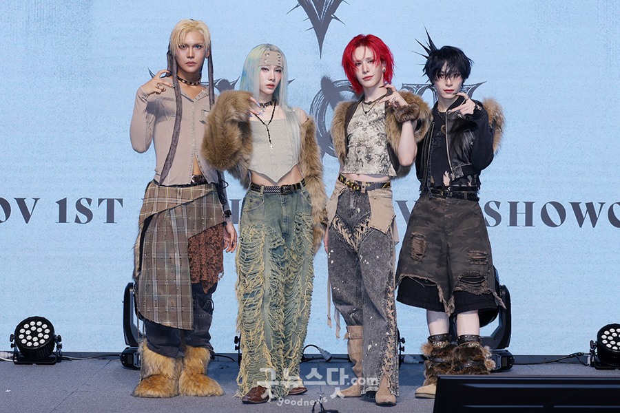 , (13)  ٹ '𷯺' ߸š Ƹٿ 뷡Ѵ