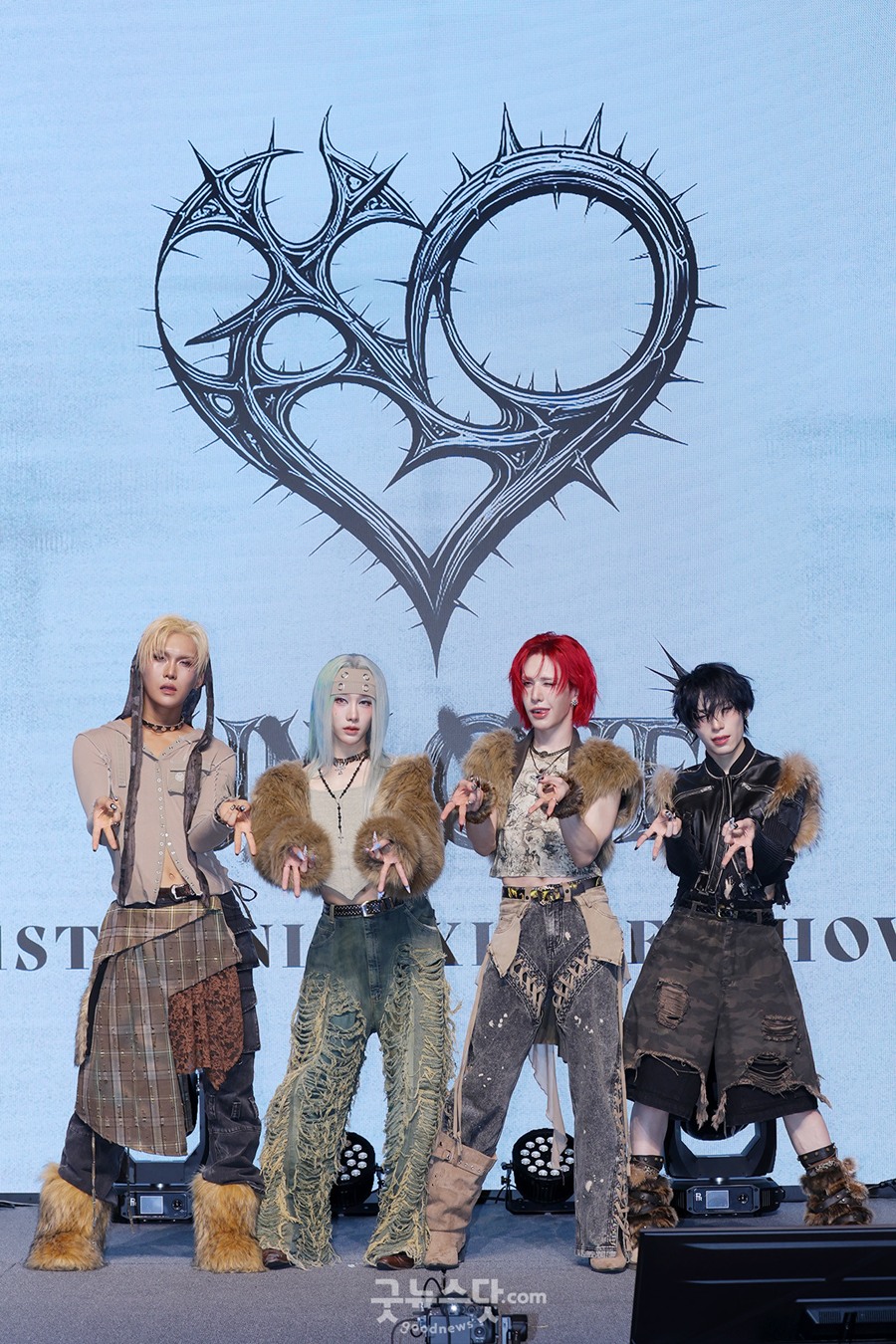 , (13)  ٹ '𷯺' ߸š Ƹٿ 뷡Ѵ