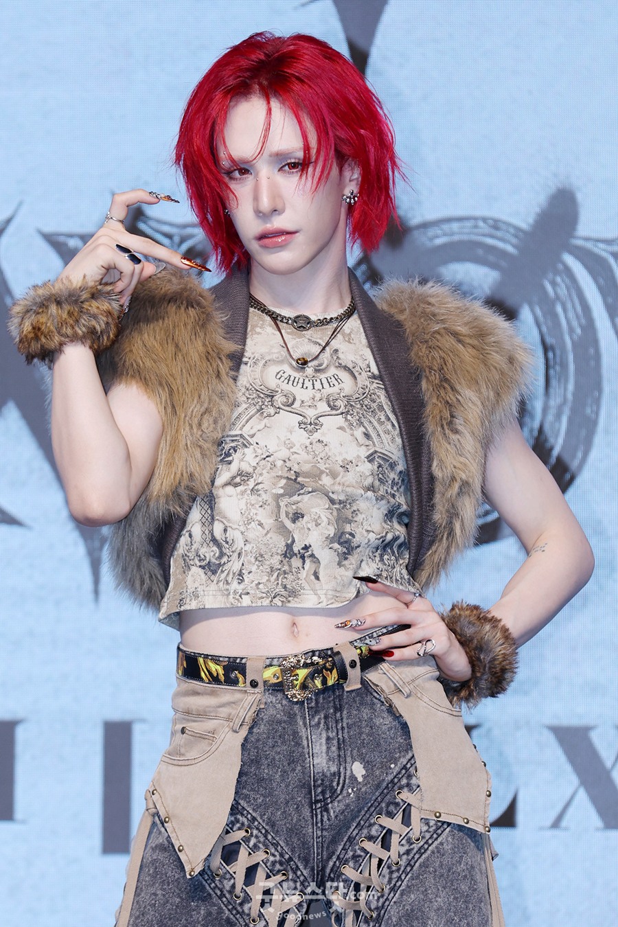 , (13)  ٹ '𷯺' ߸š Ƹٿ 뷡Ѵ