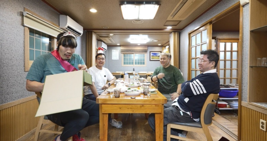 ȫ,  س࿴١ƹ   "Ӵ   " ()