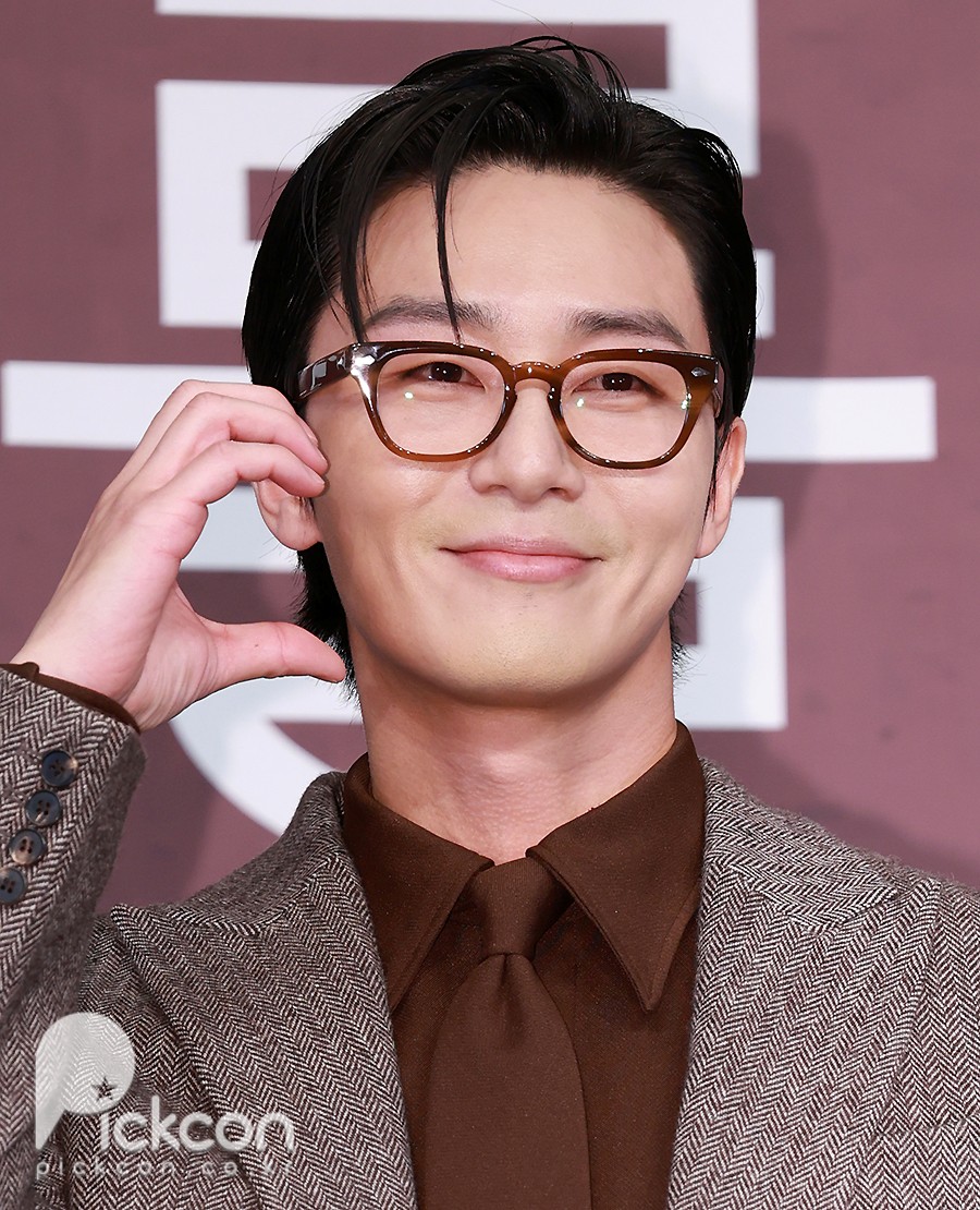 '경도를기다리며' 박서준, 안경 끼니 지적인 매력까지 폭발 (포토)
