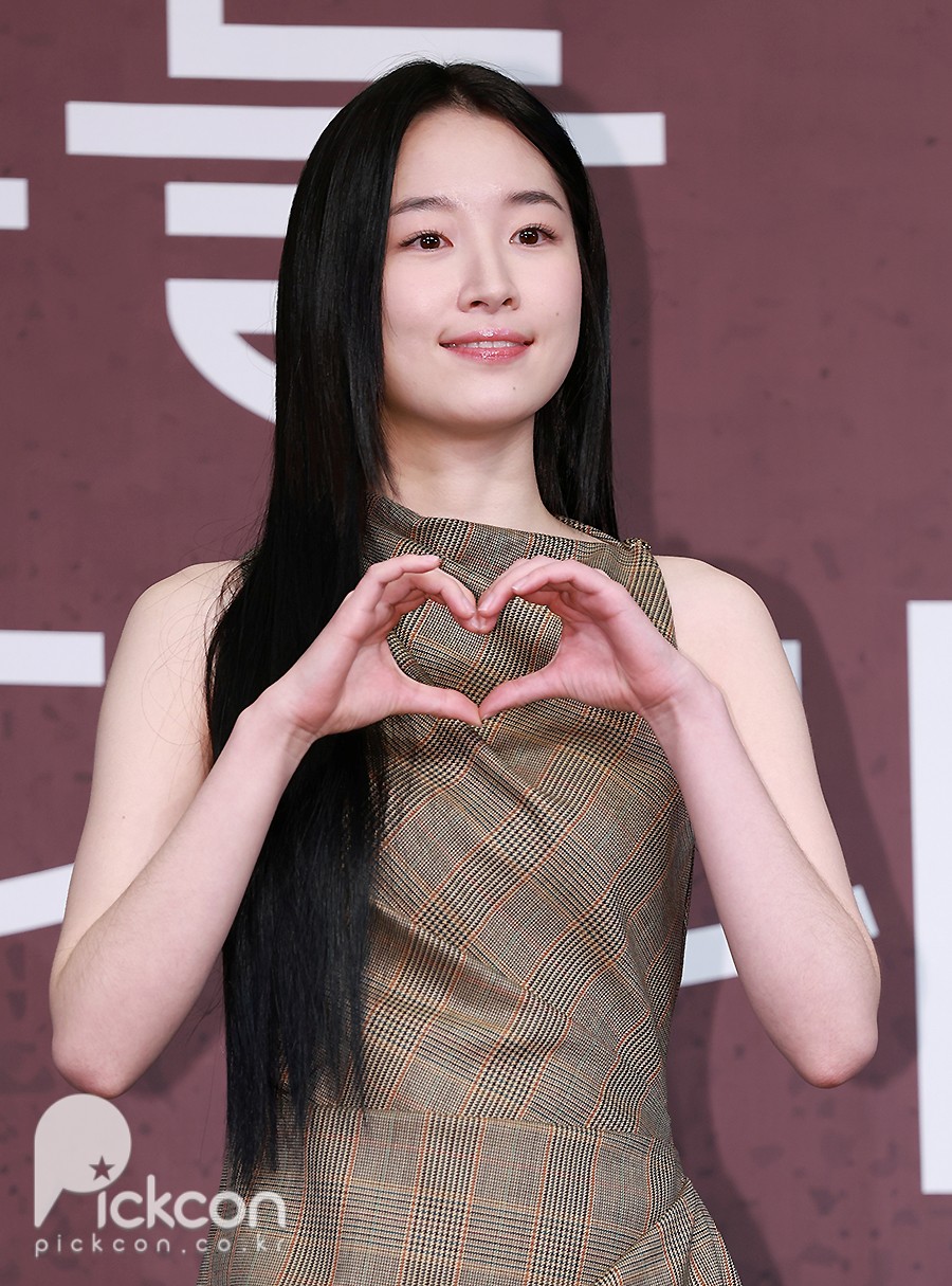 '경도를기다리며' 원지안, 청순한데 고급스러운 아우라 (포토)