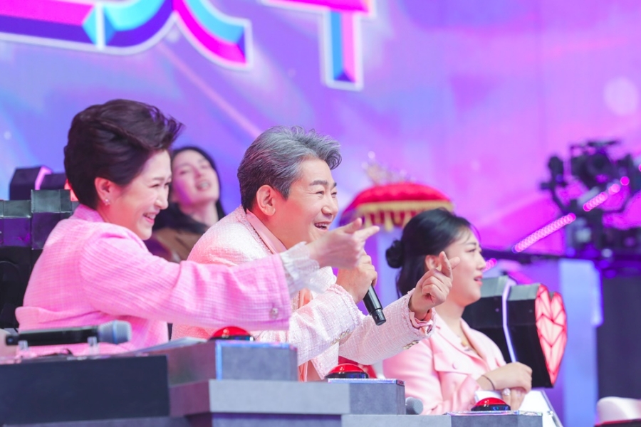 �̿�����, '�̽�Ʈ��4' ��¦ ���� "���⺸�� ������ ���� �����ߴ�" ����