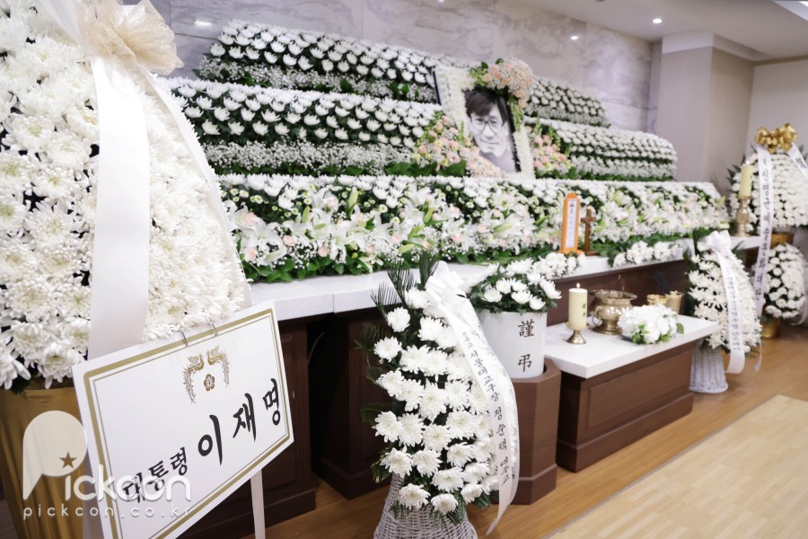 ͺ �ȼ��� ��ҿ� �ڸ��� ����� ������� ����ȭȯ (����)