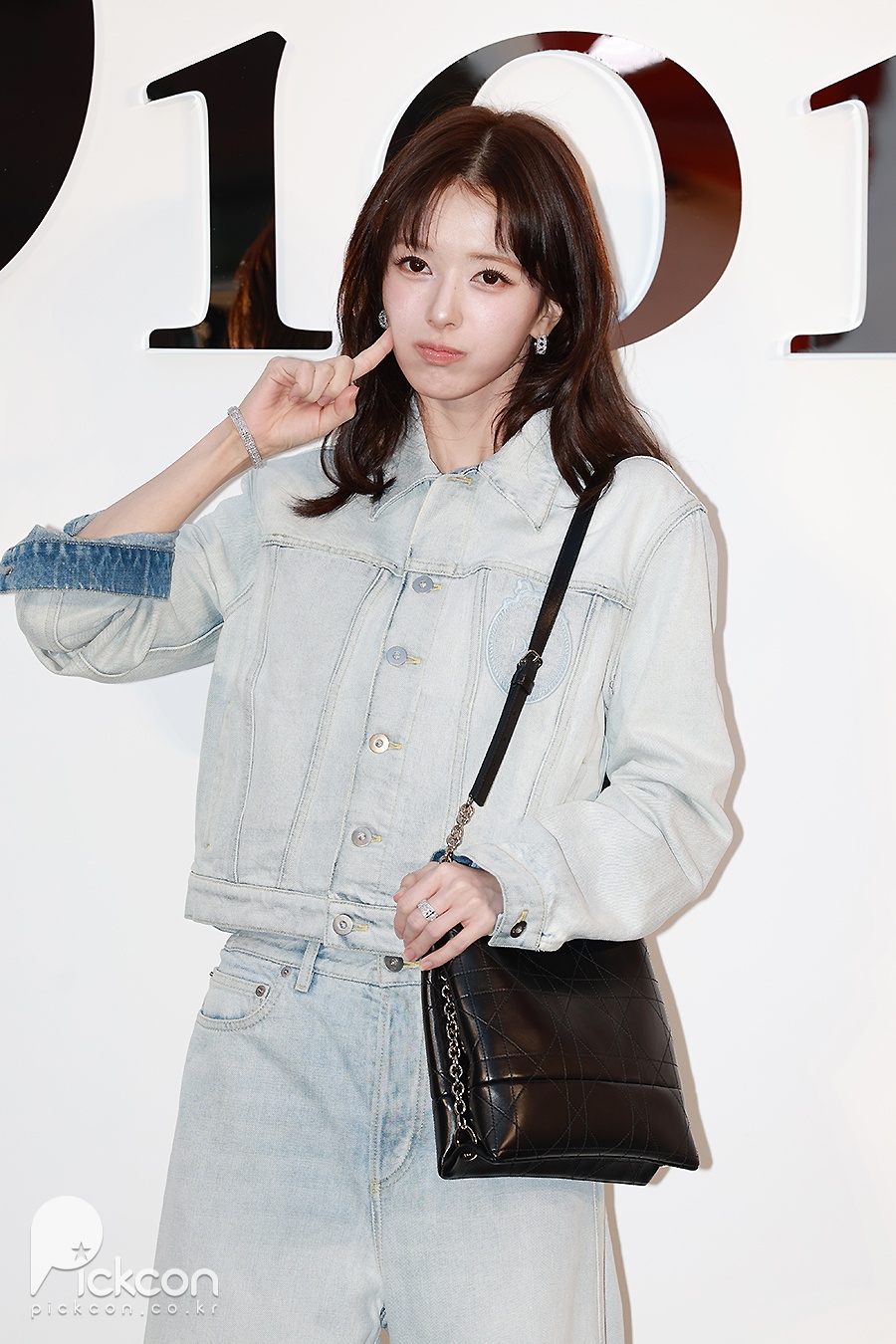 디올 포토월 / 사진: 픽콘DB
