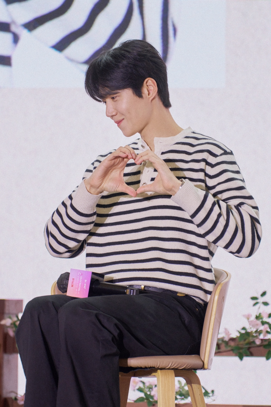 �輱ȣX������, �� �� ڸ�ƴ١�'�̻�� �뿪�ǳ���?' �� �̺�Ʈ ���� ����