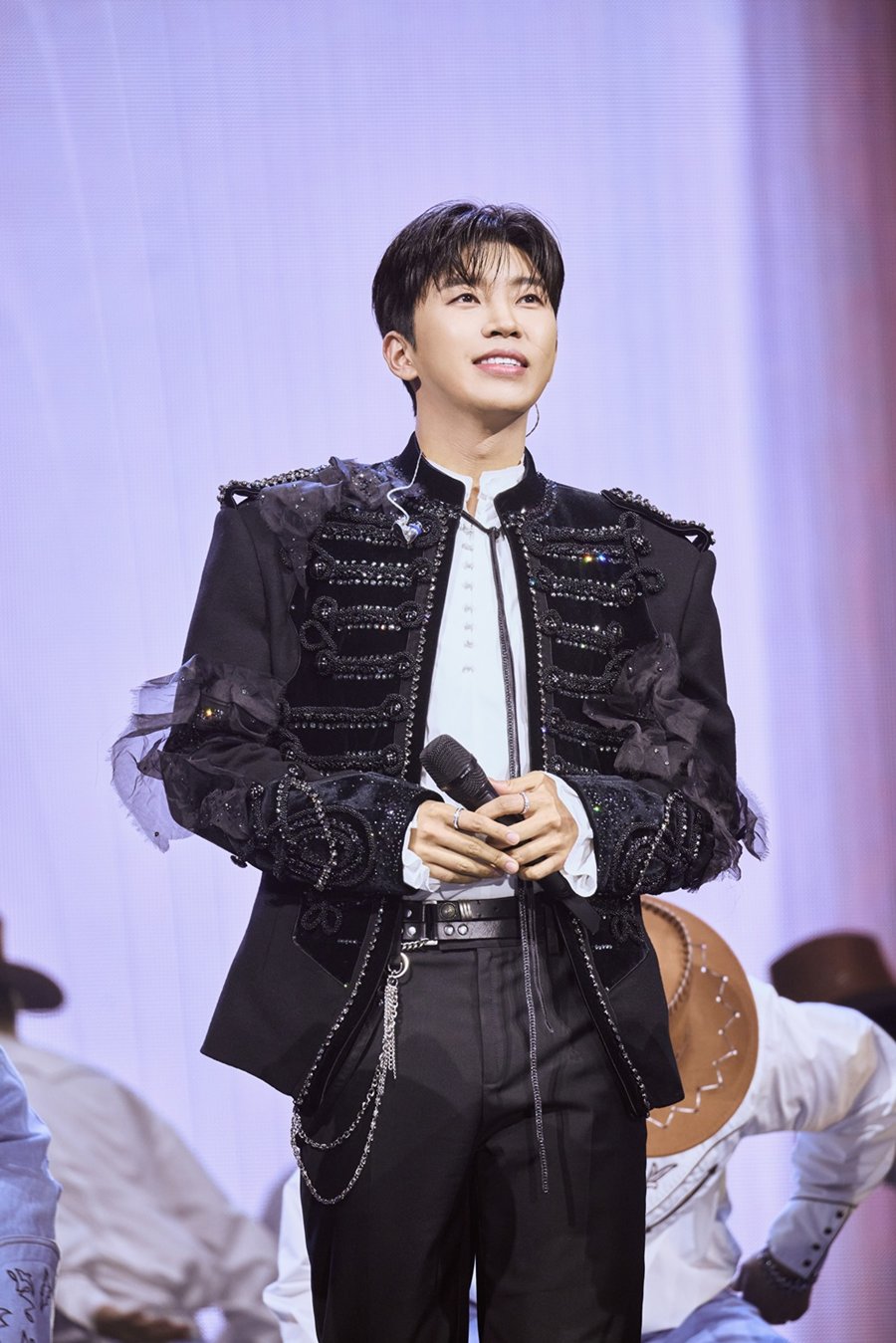 하늘빛으로 물든 고척스카이돔…임영웅, 팬들과 평생 '건행' 약속한 서울 콘서트