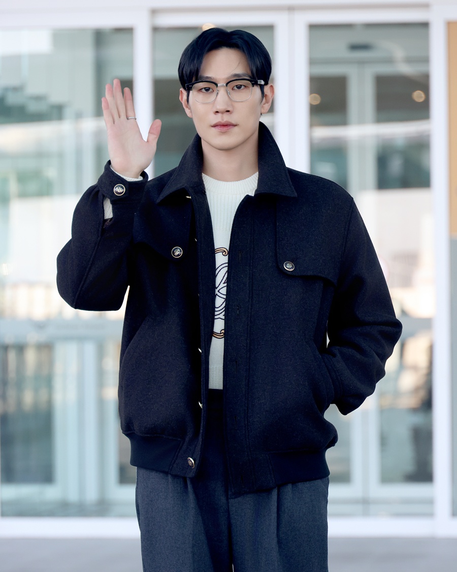 노상현, 시크한 공항 패션 완성…남친룩의 정석 (포토)