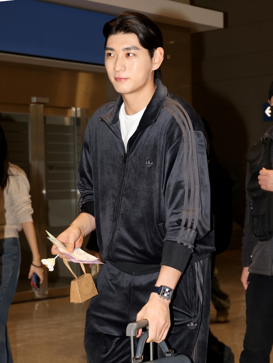 이정후, 스프링 캠프 준비 위해 미국 출국…훈훈한 비주얼 (포토)