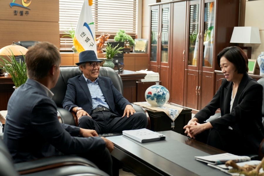 ������, �ö���� �ߴ� �İ� ���š�'�ŵ� ���� ���ǽ�' �е��� ���簨