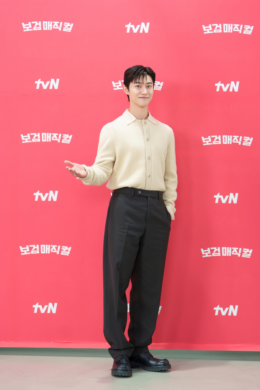 '���˸�����' �ں���, "�̻���X�������� �츮���� ����2 �غ� ��" [����PICK]