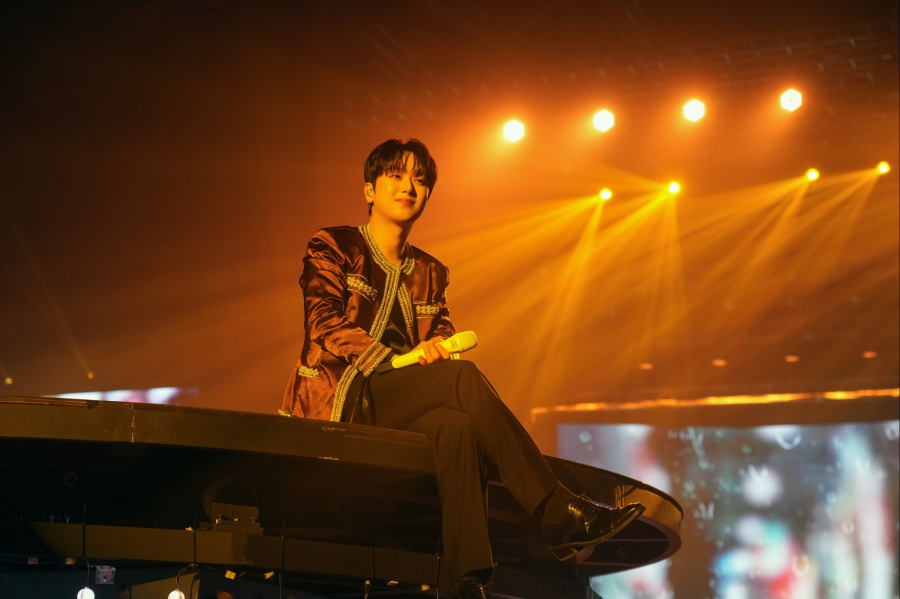 ������, 203�� ���� ���� ���� �ð����λ� �ܼ�Ʈ ����