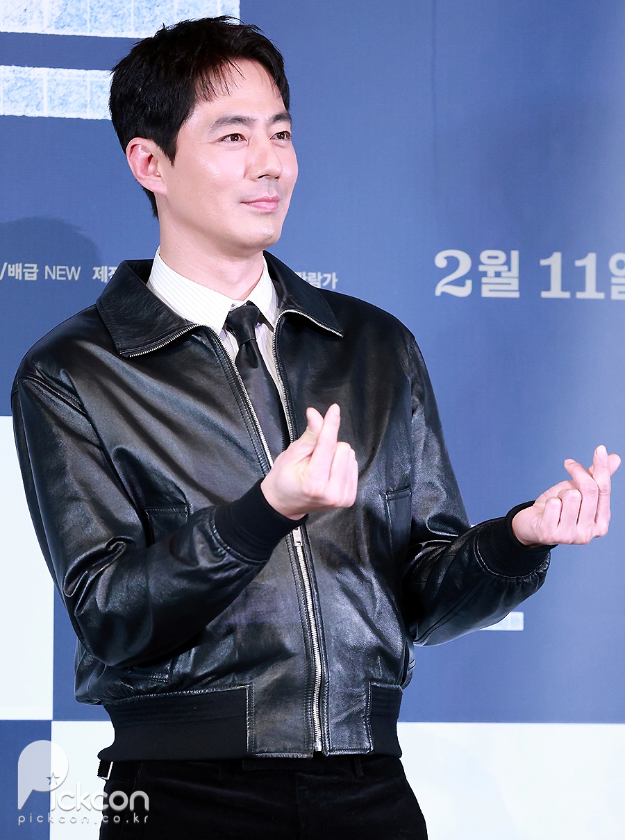 조인성, '휴민트' 속 고민 