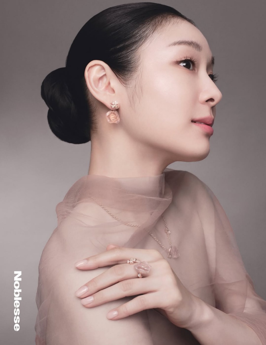 김연아, 누드톤 시스루의 '연느'라니…고혹적이고 웅장한 '한국의 美'