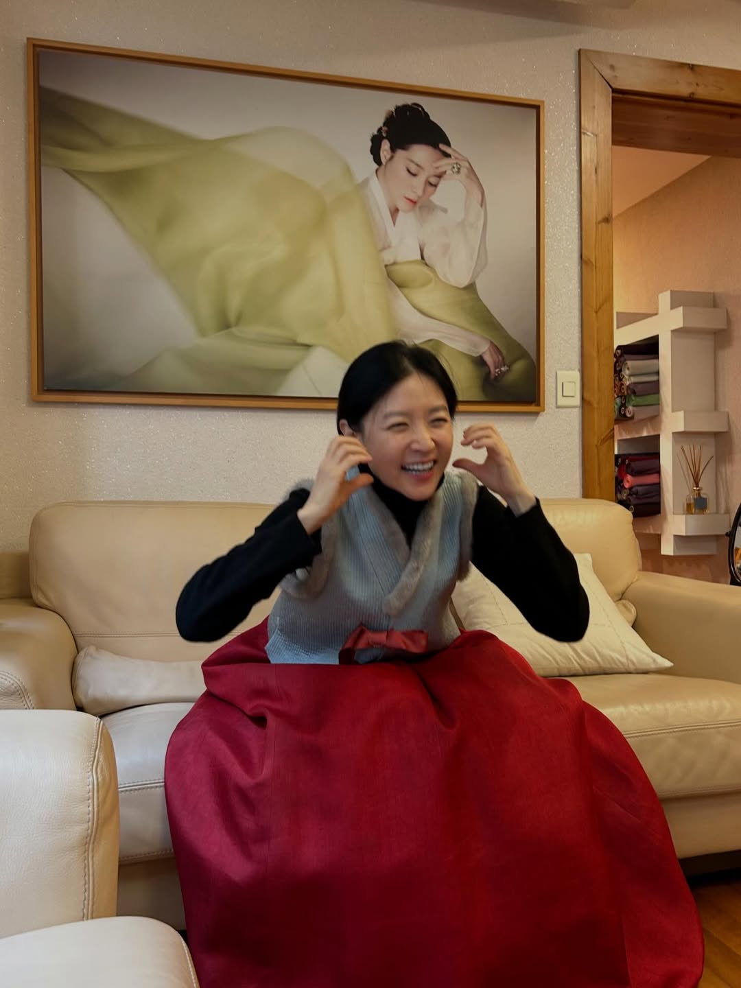 �̿���, 54�� �� �ϱ�� '�����' �̼ҡ��Ѻ� ��Ÿ�� ���� �԰� ���� �λ�