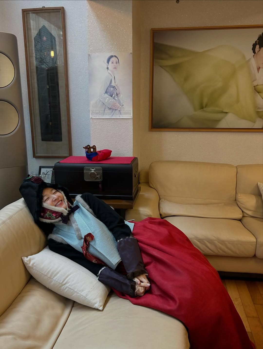 �̿���, 54�� �� �ϱ�� '�����' �̼ҡ��Ѻ� ��Ÿ�� ���� �԰� ���� �λ�