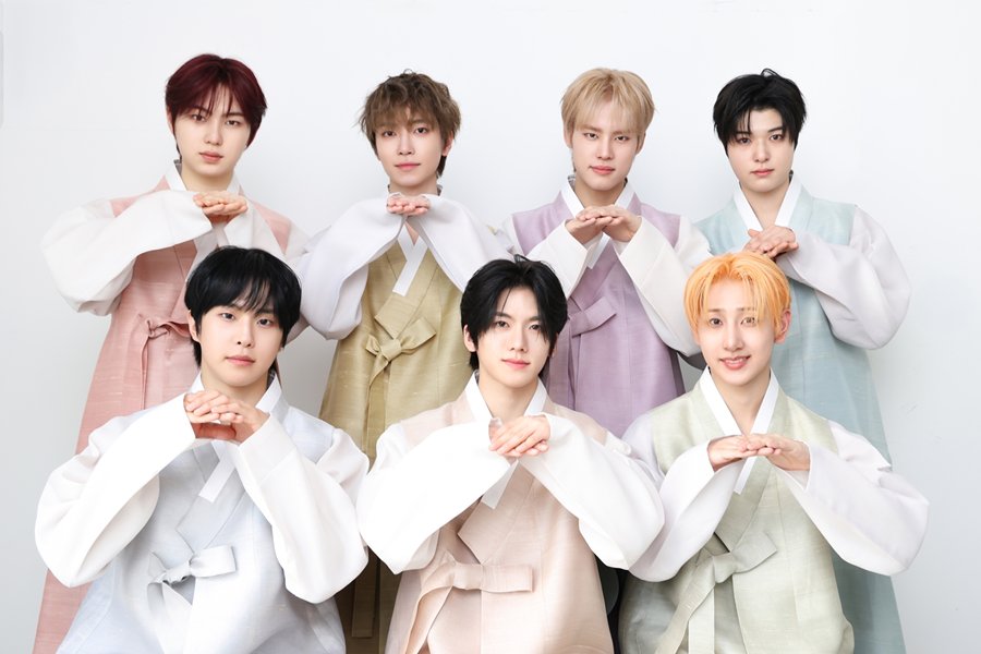 ����Ʈ, �Ѻ� �԰� ���ϴ� �� �λ� "���ش� �� ������ �޷����ڴ�"