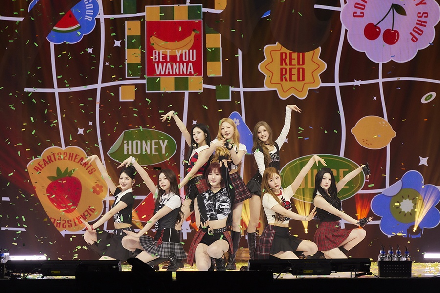 ����������, ����� �ϳ� �� �Ҽ� Ŭ�������� 1�ֳ� ù �ҹ��� ������ ������