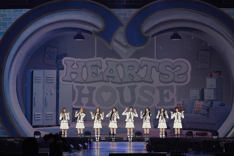 ����������, ����� �ϳ� �� �Ҽ� Ŭ�������� 1�ֳ� ù �ҹ��� ������ ������