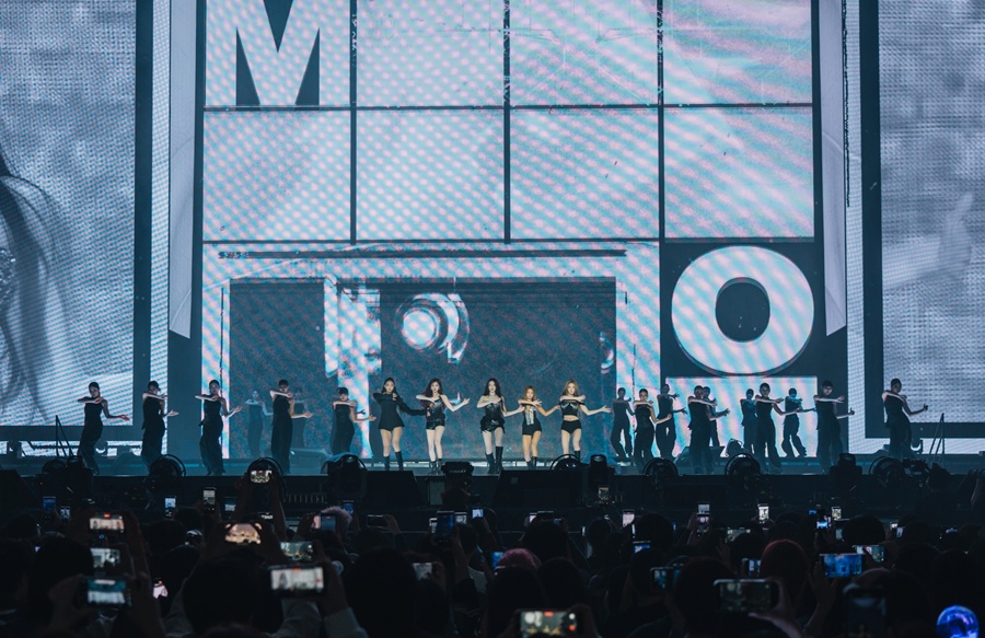 ���ҿ�, 'Mono' �۰ �¾Ҵ١��ַϰ� 'ICE BLUE RABBIT'���� ���� ��ü