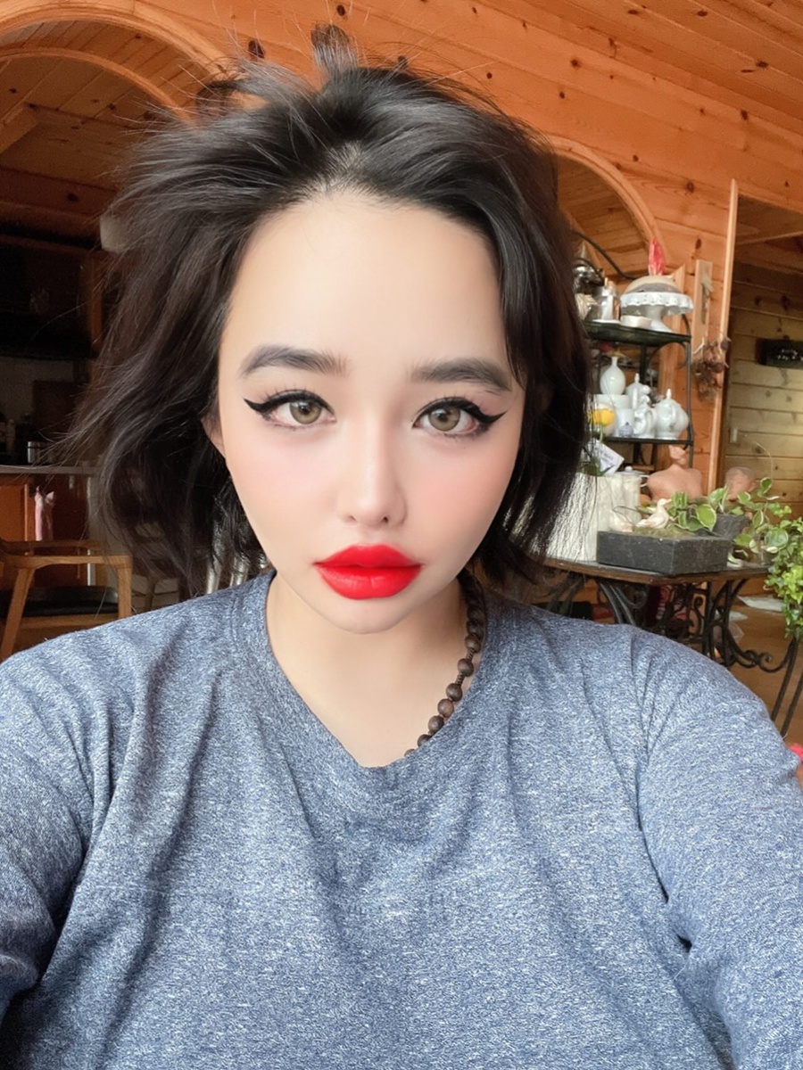 박봄, 산다라박 마약 저격→해명에도 입장 無…셀카 올리며 전한 밝은 근황