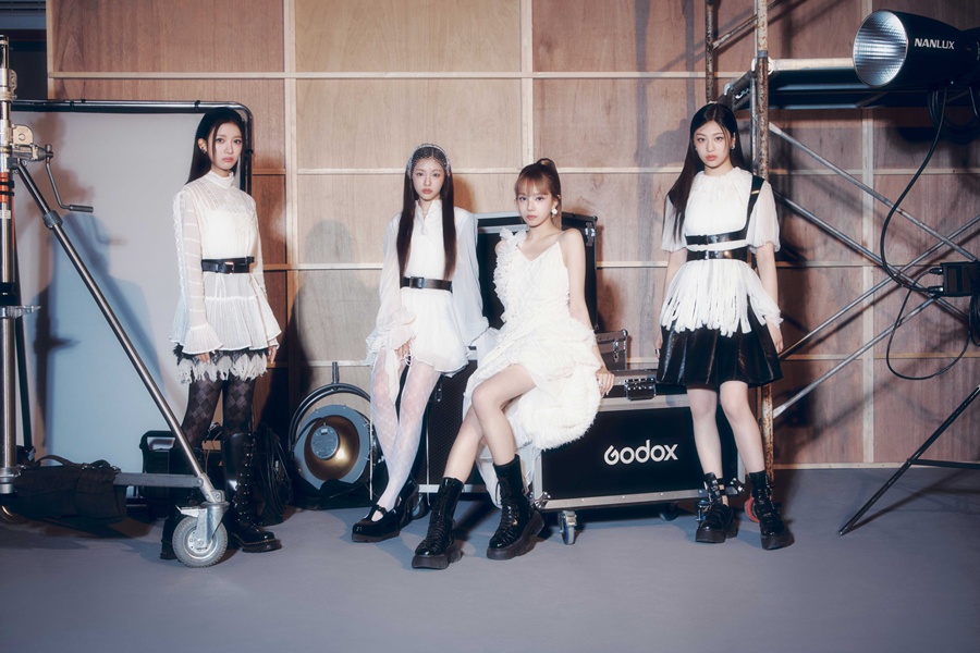 ���̺�ũ����, �ź�ο� �����⡦'AFTER CRY' ù ���־� ���� ����