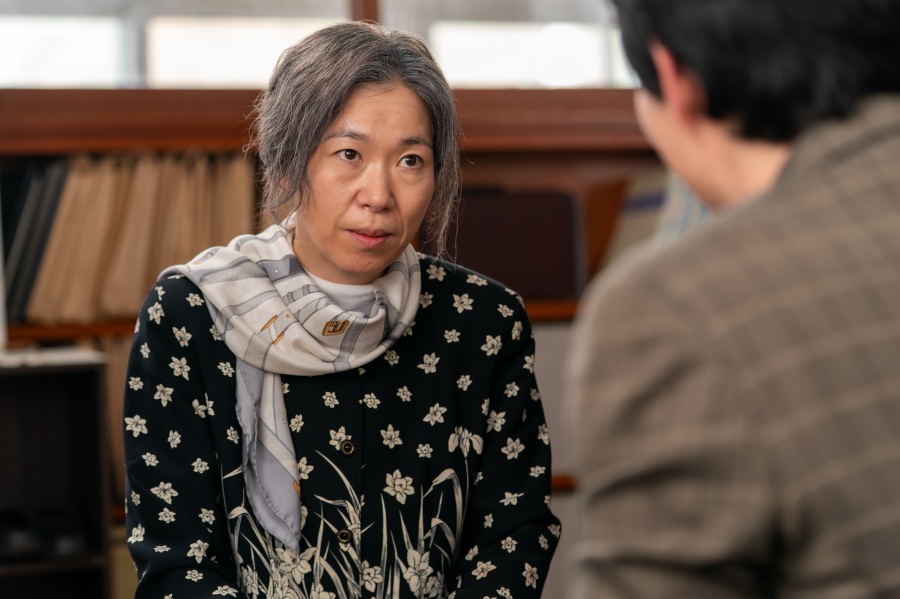 염혜란, 백발 변신…