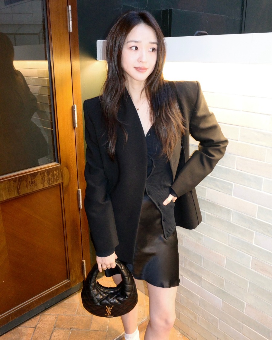 '72�� ʫ' �տ���, '9�� ����' ���� �տ��� �̷��� ���� ���¡�����ڸ�� ��¦