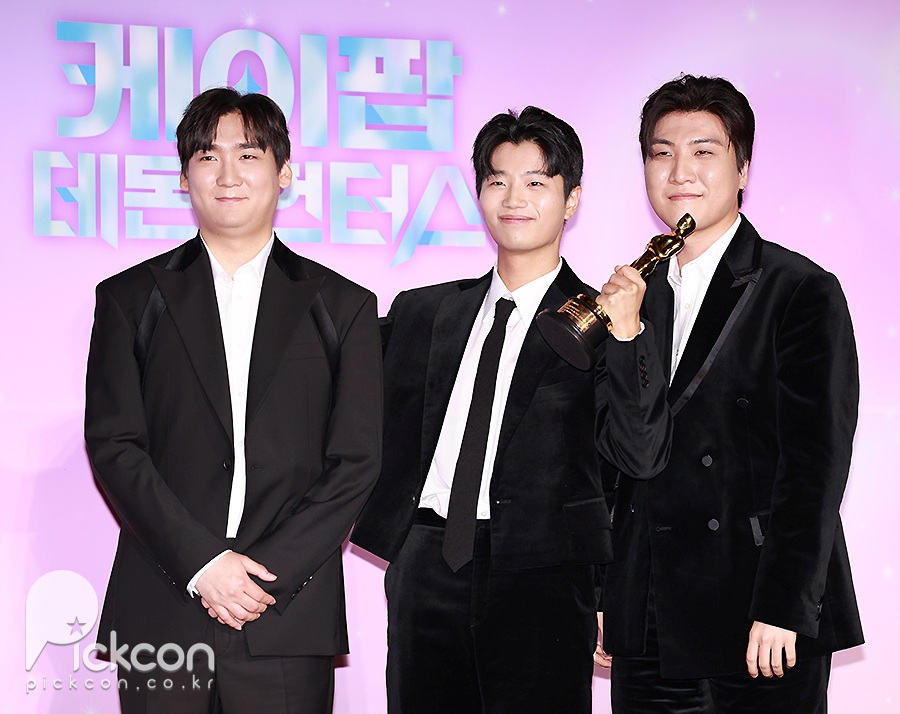 '�ɵ���' ���� �۾��� ������ ���ε༭ IDO / ���� : ����DB