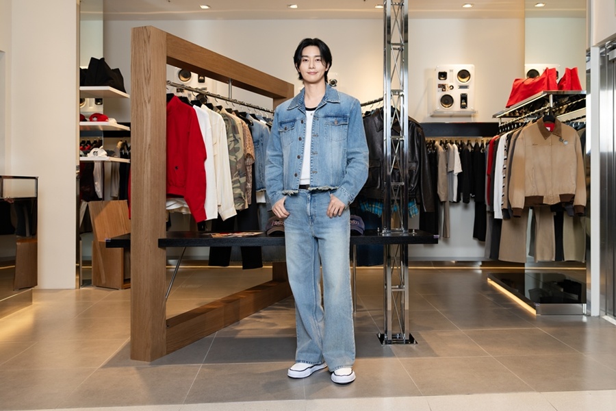 '���̽� �ڹ�����' �ڼ���, ûû �мǵ� �Ϻ� ��ȭ�ϴ� ��ĥ�� ���־� 