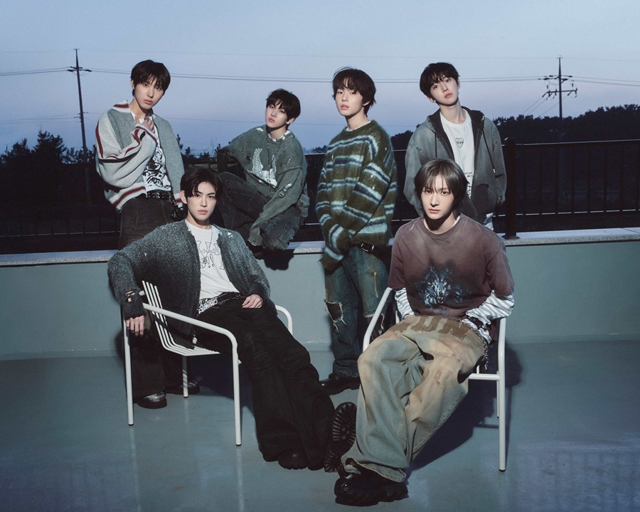 킥플립, 팬들 '눈에 거슬리고 싶어'…오늘(6일) 새 앨범 발매