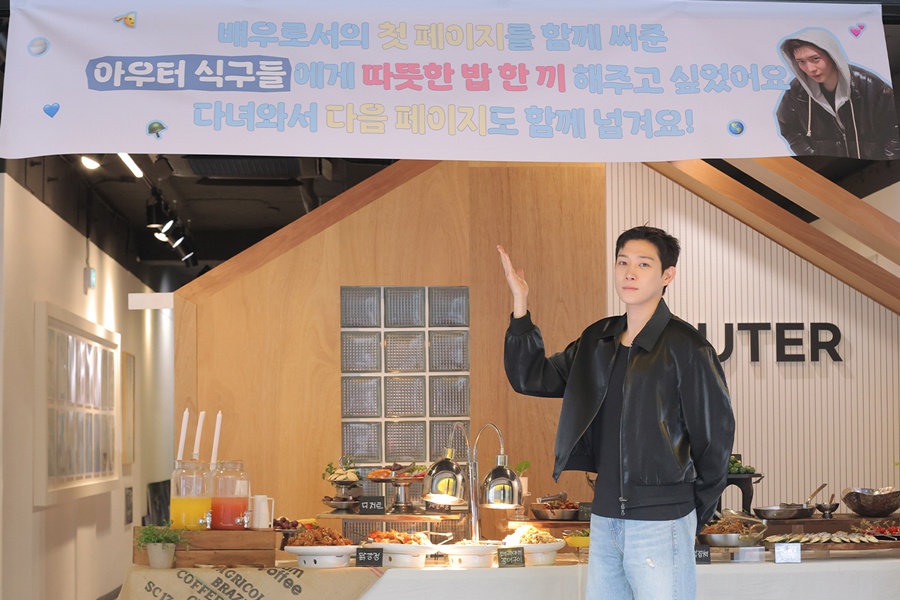 '4�� 20�� �Դ�' �迵��, 10�� ���� �Ҽӻ� �ı��� ���� ��¦ ���� �غ�