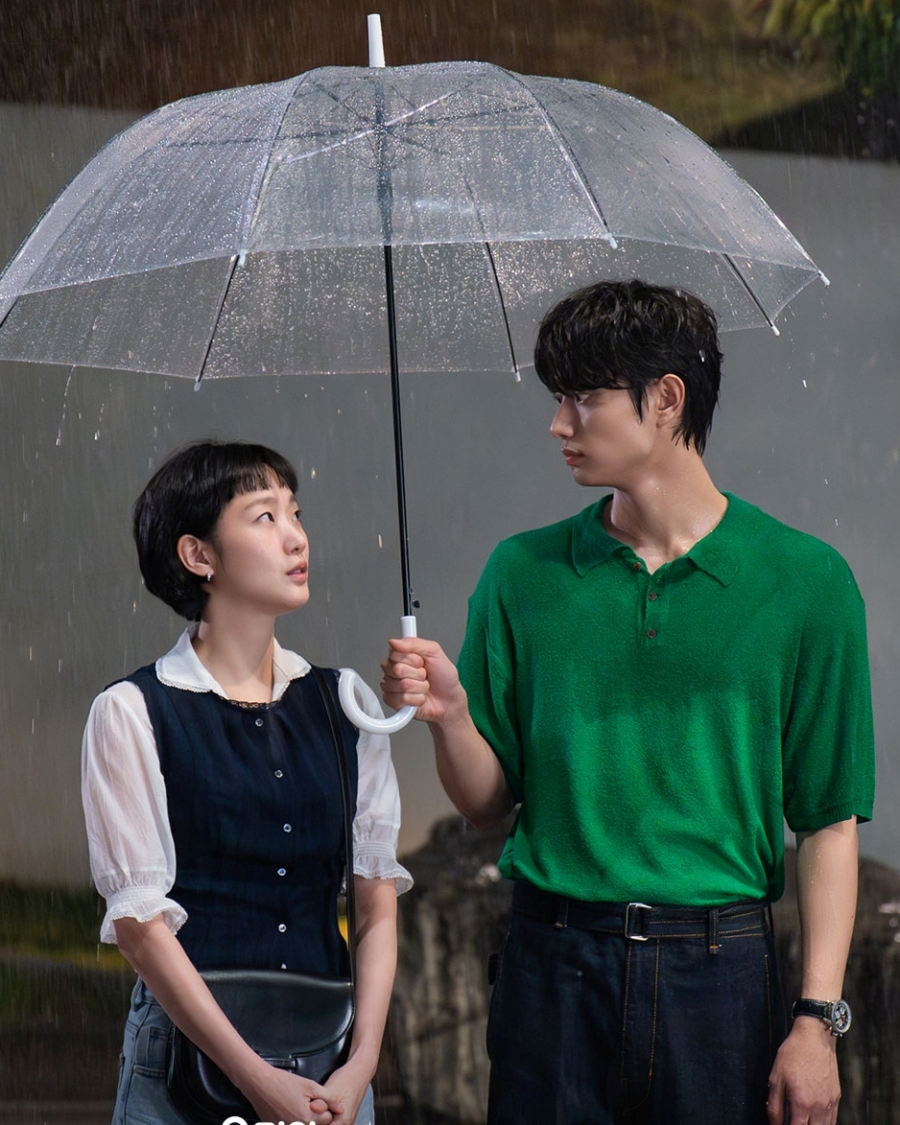 ����: Ƽ�� ����