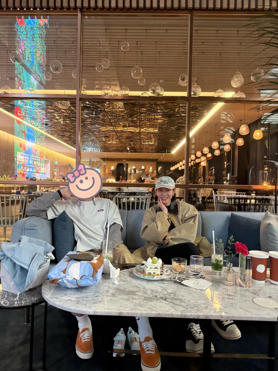 손예진♥현빈, 4살 아들이 찍어준 부부 사진 '예술' 그 자체…