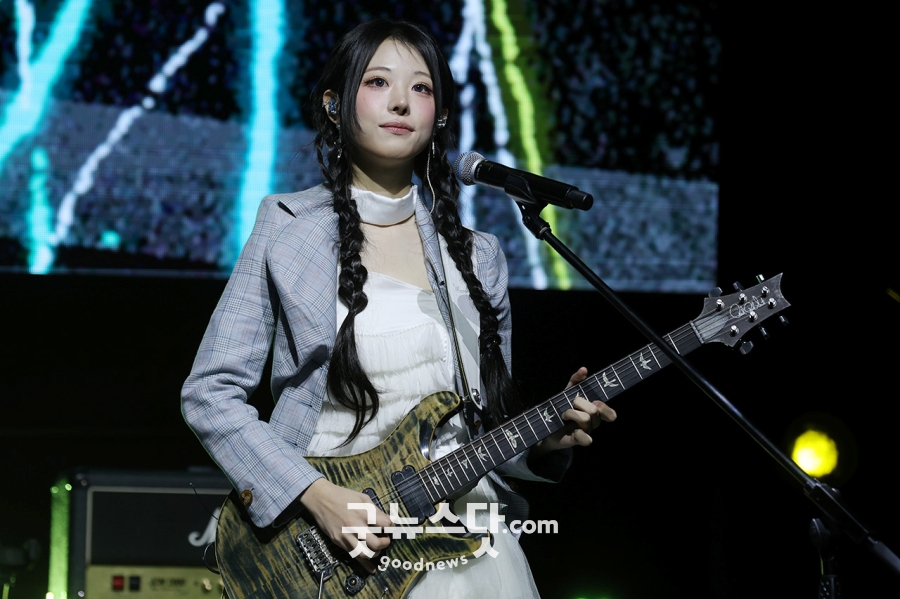 é��2 �� QWER, ������ ��� ���� 'CEREMONY'�� ���� ���� [����PICK]