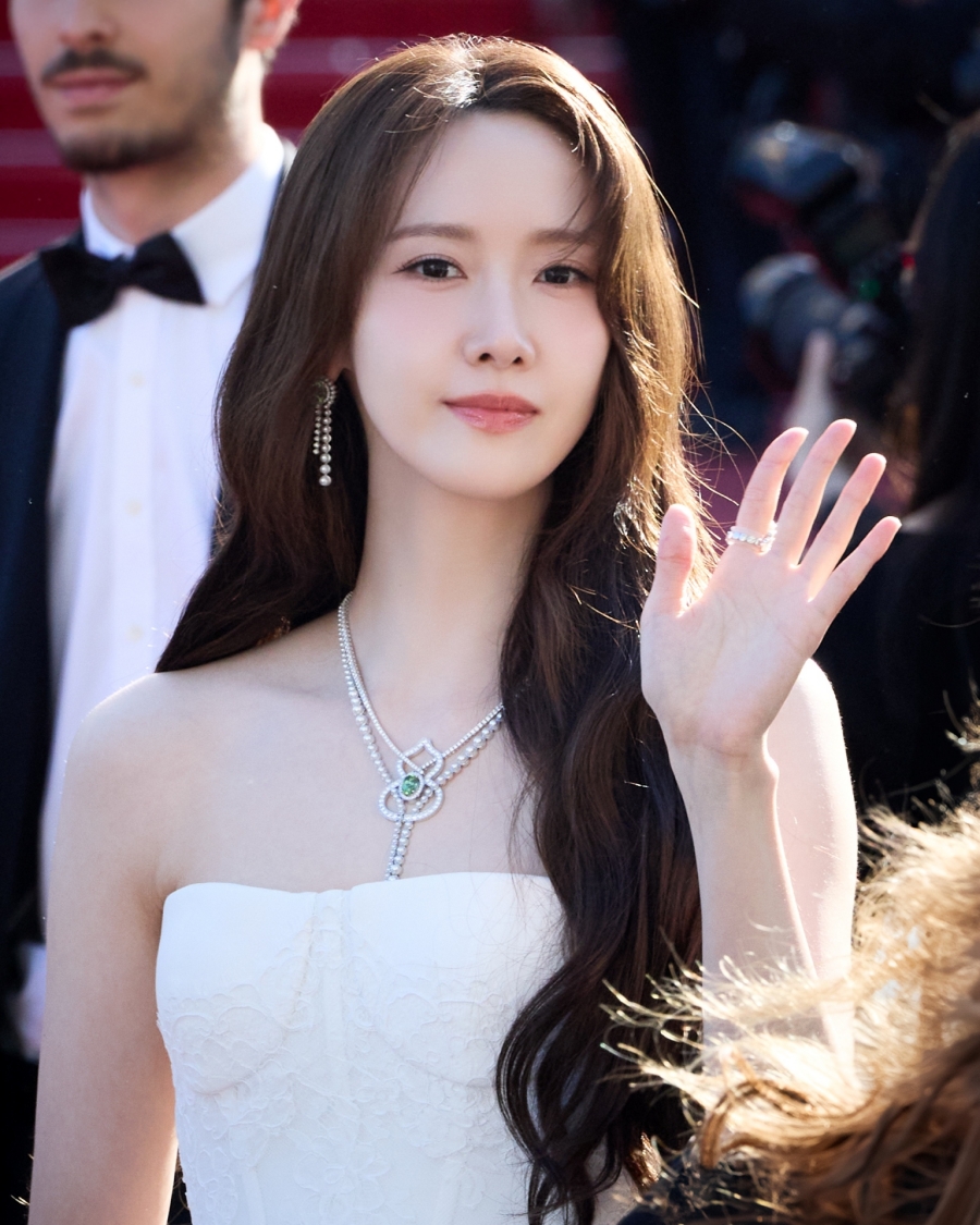 임윤아, 목선마저 우아한 순백 공주 등장…칸 매료한 '융프로디테'