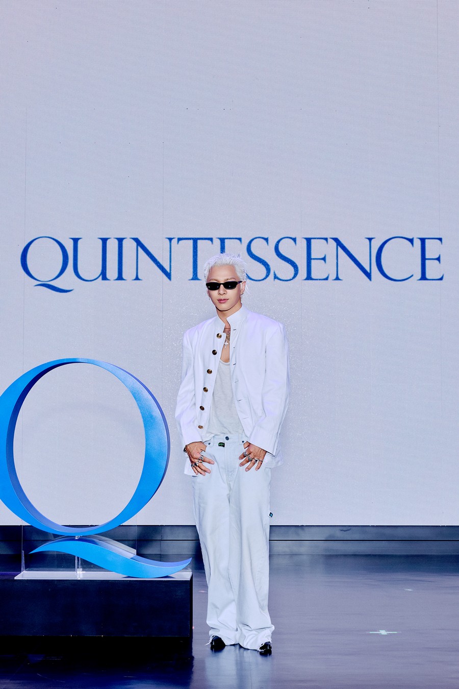 �¾� "������ �ӵ��� ������� �Դ�"��20�ֳ� ���� 'QUINTESSENCE' [����PICK]