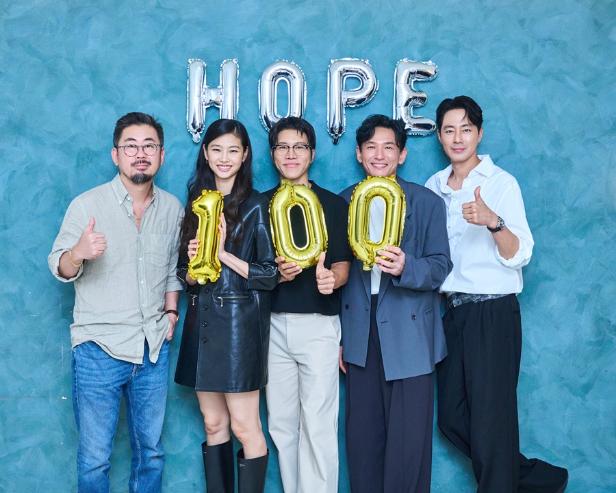 나홍진 영화 '호프', 개봉 3일 만에 100만 관객 돌파…2026년 최단 기록