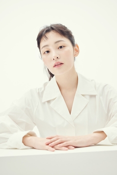 '파친코' 김민하, 차 음료 브랜드 새 광고 모델 발탁&hellip;대세 입증